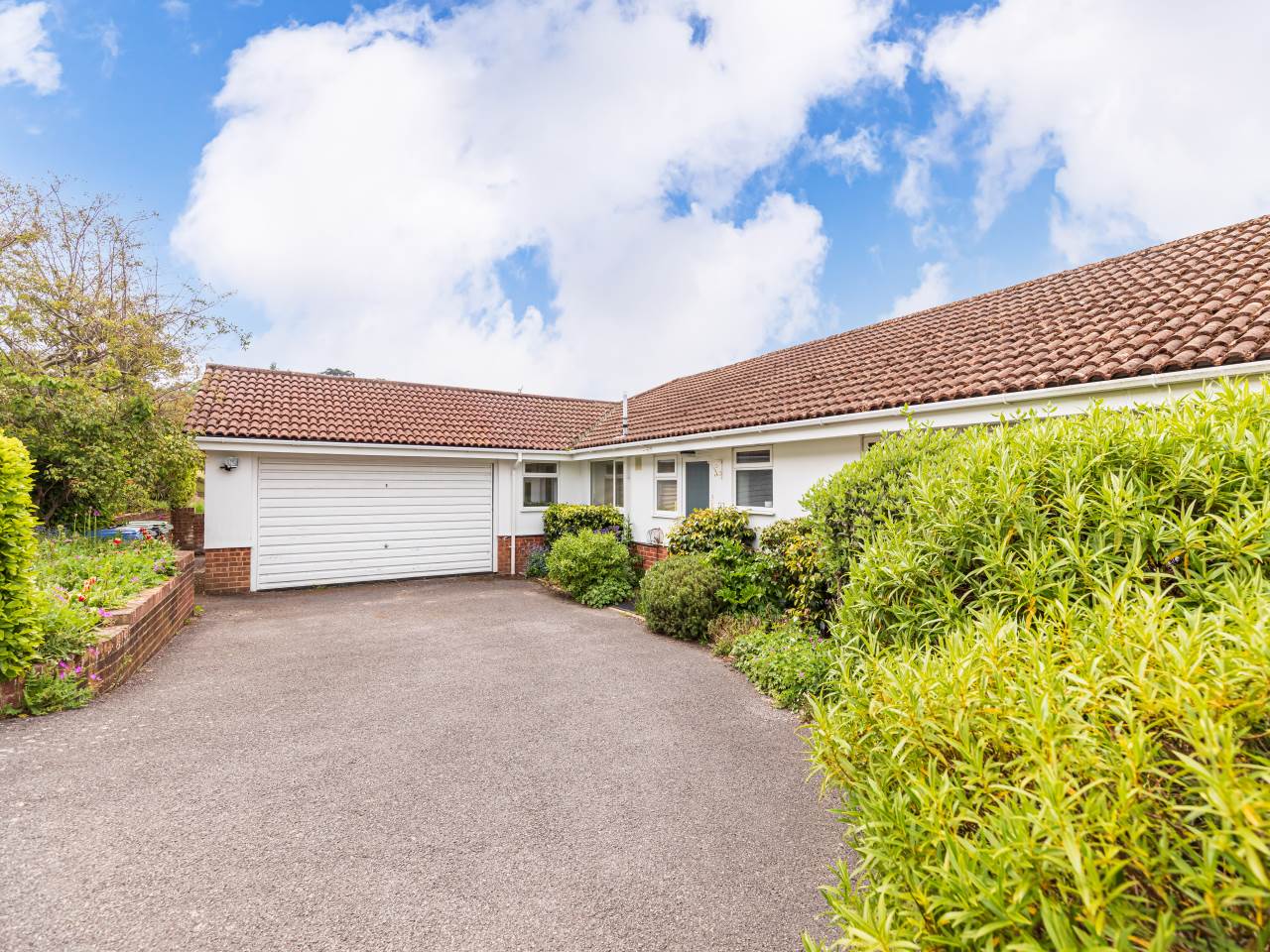 * DETACHED BUNGALOW * IN EXCESS OF 2000 SQ FT * EXCLUSIVE AREA * THREE DOUBLE BEDROOMS * LARGE LOUNGE/DINER * STUDY * LARGE EN SUITE/WET ROOM WITH WALK IN WARDROBE * CONSERVATORY * SOUTH FACING GARDEN * DOUBLE GARAGE * KITCHEN & UTILITY ROOM * NO CHAIN * VACANT POSESSION *